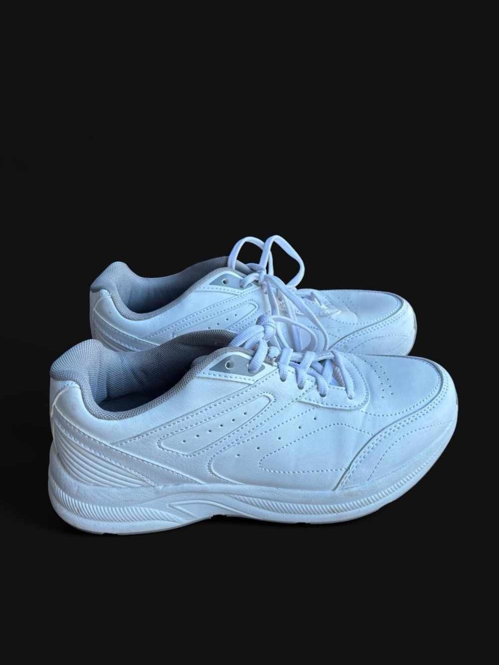 ✨White sneakers ✨
